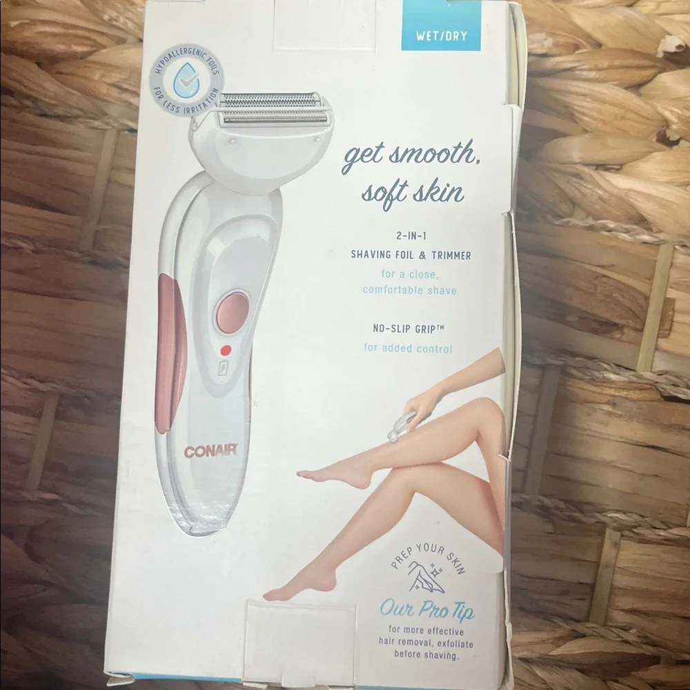 Conair White Cordless Rechargeable Shaver